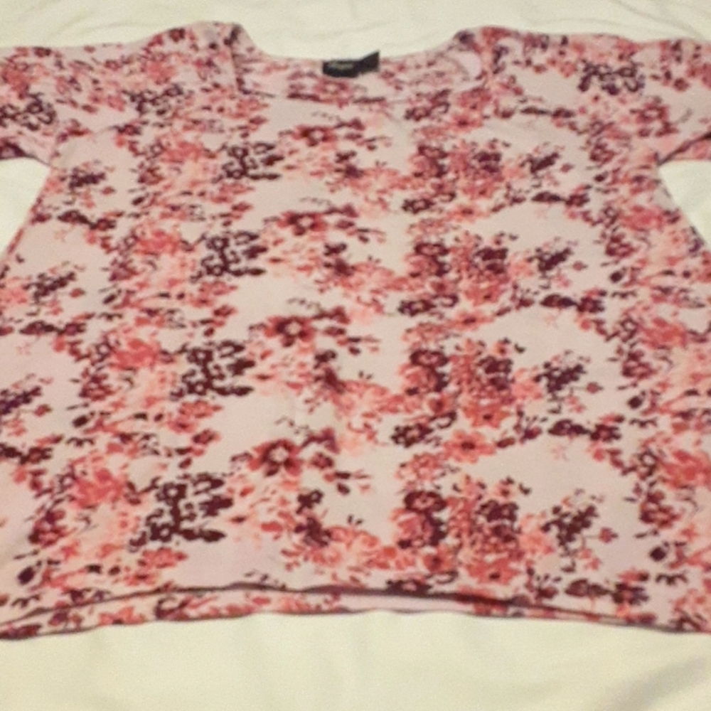Womens Argee floral top size medium